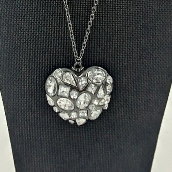 Crystal Gem Heart Pendant Necklace - Picture 3 of 3